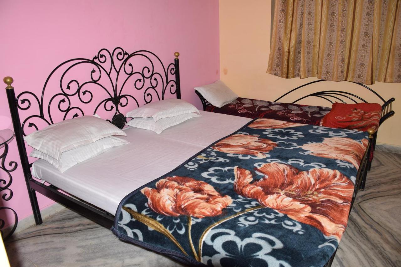 Hotel Deep Valley Маунт Абу Екстериор снимка